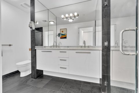 Condominio en venta en Miami, Florida, 1 dormitorio, 84.73 m2 № 2084975 - foto 5