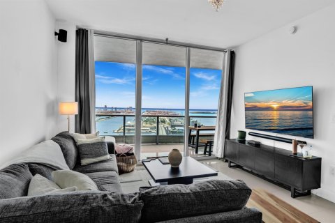 Condominio en venta en Miami, Florida, 1 dormitorio, 84.73 m2 № 2084975 - foto 3