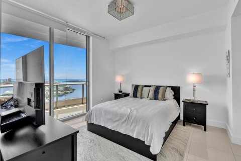 Condominio en venta en Miami, Florida, 1 dormitorio, 84.73 m2 № 2084975 - foto 4