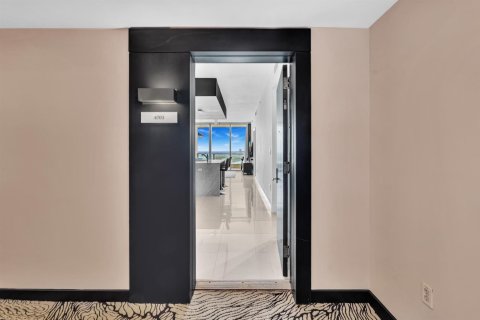 Condominio en venta en Miami, Florida, 1 dormitorio, 84.73 m2 № 2084975 - foto 6