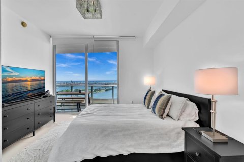 Condominio en venta en Miami, Florida, 1 dormitorio, 84.73 m2 № 2084975 - foto 16