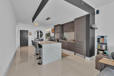 Condominio en venta en Miami, Florida, 1 dormitorio, 84.73 m2 № 2084975 - foto 13
