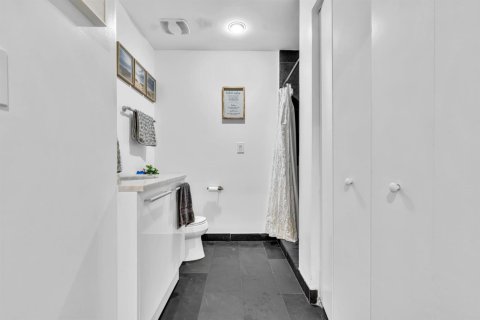 Condominio en venta en Miami, Florida, 1 dormitorio, 84.73 m2 № 2084975 - foto 25