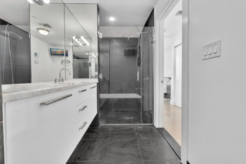Condominio en venta en Miami, Florida, 1 dormitorio, 84.73 m2 № 2084975 - foto 21