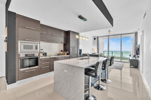 Condominio en venta en Miami, Florida, 1 dormitorio, 84.73 m2 № 2084975 - foto 2