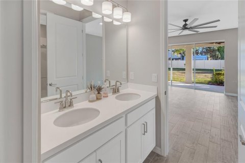 Villa ou maison à louer à Riverview, Floride: 5 chambres, 325.72 m2 № 2319154 - photo 13