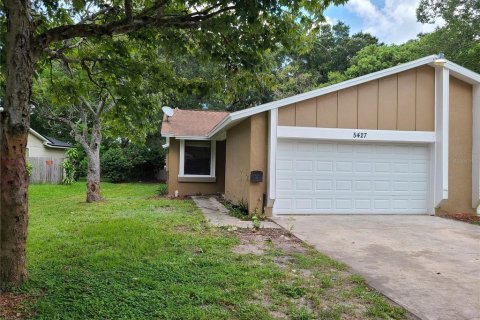 Commercial property in Winter Park, Florida 5 bedrooms, 183.39 sq.m. № 2226067