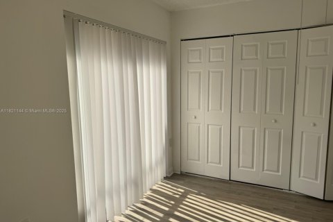 Townhouse in West Palm Beach, Florida 2 bedrooms, 119.66 sq.m. № 1782000 - photo 14