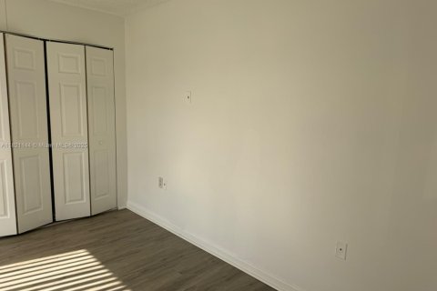 Townhouse in West Palm Beach, Florida 2 bedrooms, 119.66 sq.m. № 1782000 - photo 18