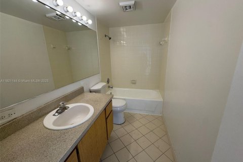 Townhouse in West Palm Beach, Florida 2 bedrooms, 119.66 sq.m. № 1782000 - photo 9