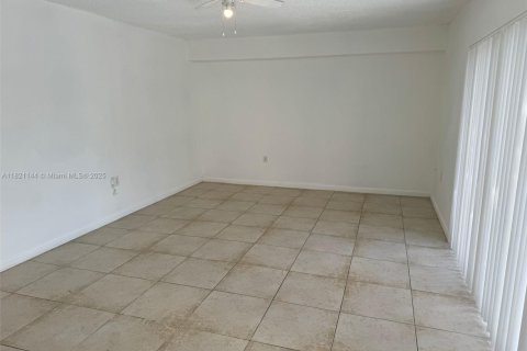 Townhouse in West Palm Beach, Florida 2 bedrooms, 119.66 sq.m. № 1782000 - photo 6