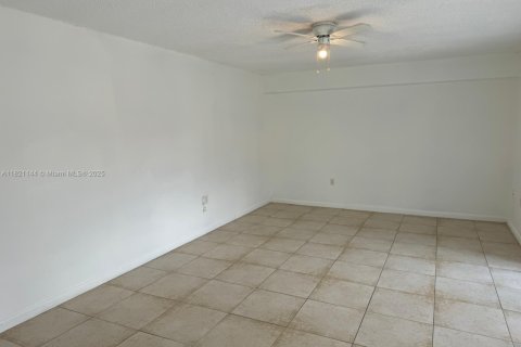 Townhouse in West Palm Beach, Florida 2 bedrooms, 119.66 sq.m. № 1782000 - photo 5