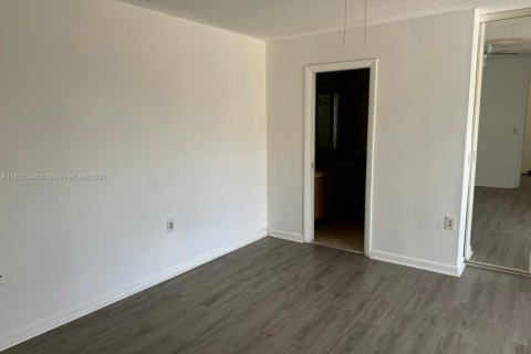 Townhouse in West Palm Beach, Florida 2 bedrooms, 119.66 sq.m. № 1782000 - photo 12