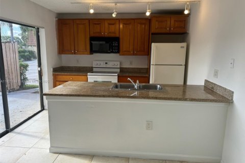 Townhouse in West Palm Beach, Florida 2 bedrooms, 119.66 sq.m. № 1782000 - photo 4