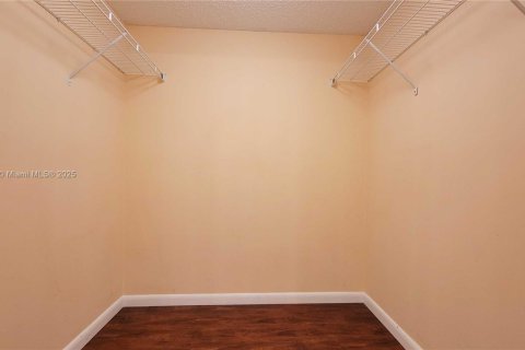 Townhouse in Sunny Isles Beach, Florida 3 bedrooms, 220.18 sq.m. № 1812172 - photo 24