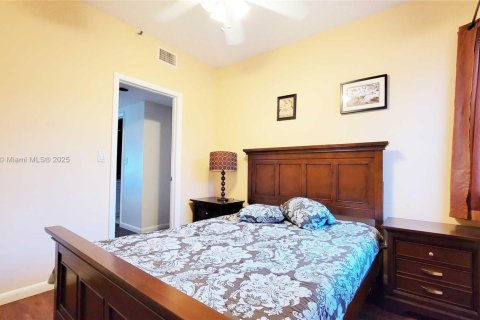 Townhouse in Sunny Isles Beach, Florida 3 bedrooms, 220.18 sq.m. № 1812172 - photo 18