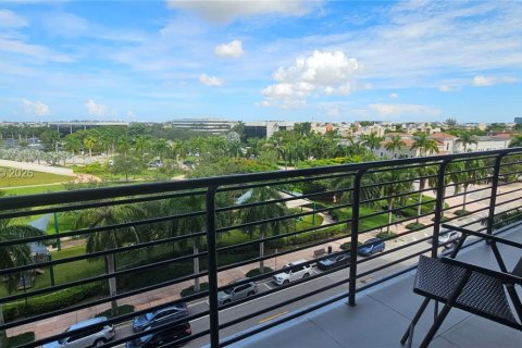 Condo in Doral, Florida, 2 bedrooms № 2247656 - photo 26