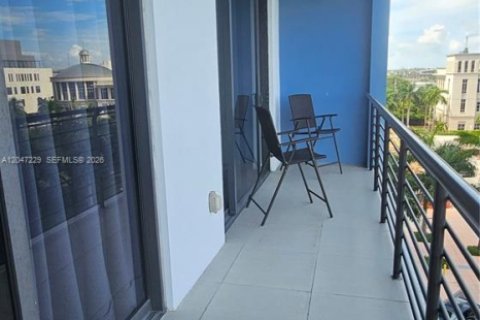 Condo in Doral, Florida, 2 bedrooms № 2247656 - photo 23