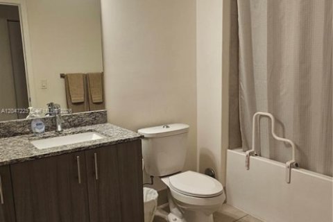 Condo in Doral, Florida, 2 bedrooms № 2247656 - photo 19