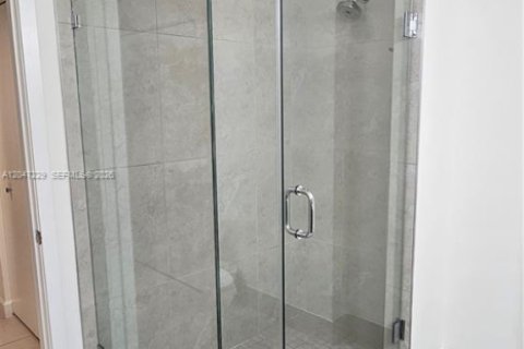 Condo in Doral, Florida, 2 bedrooms № 2247656 - photo 21