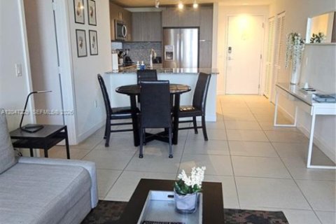 Condo in Doral, Florida, 2 bedrooms № 2247656 - photo 8