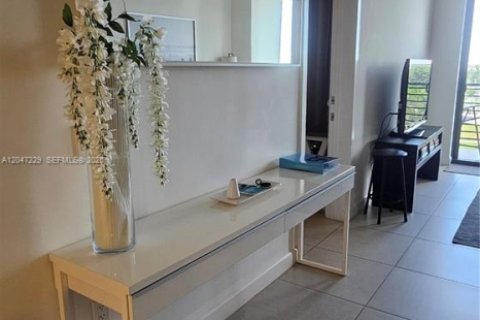 Condo in Doral, Florida, 2 bedrooms № 2247656 - photo 9