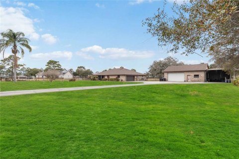 House in Orlando, Florida 4 bedrooms, 252.42 sq.m. № 2148425 - photo 2