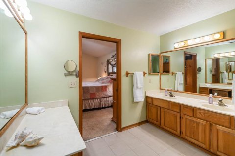 House in Orlando, Florida 4 bedrooms, 252.42 sq.m. № 2148425 - photo 23