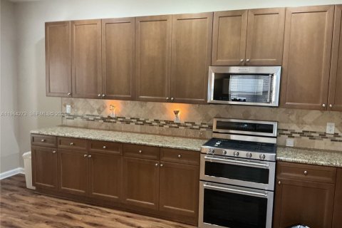 House in Port St. Lucie, Florida 3 bedrooms, 153.29 sq.m. № 2027498 - photo 7