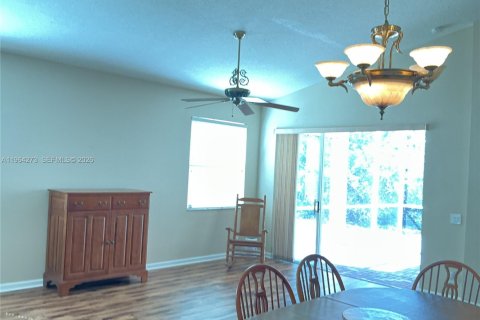 House in Port St. Lucie, Florida 3 bedrooms, 153.29 sq.m. № 2027498 - photo 12