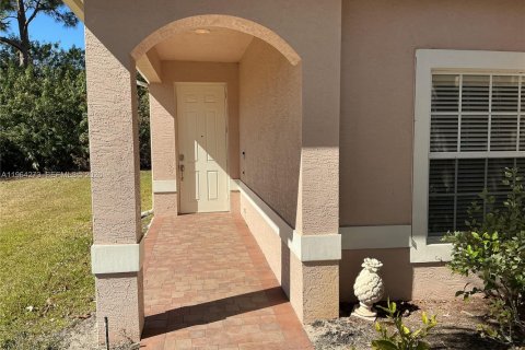 House in Port St. Lucie, Florida 3 bedrooms, 153.29 sq.m. № 2027498 - photo 3