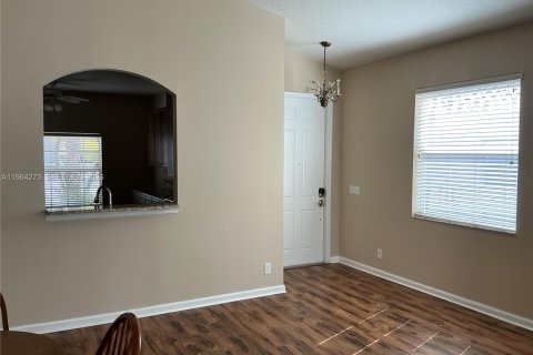 House in Port St. Lucie, Florida 3 bedrooms, 153.29 sq.m. № 2027498 - photo 4