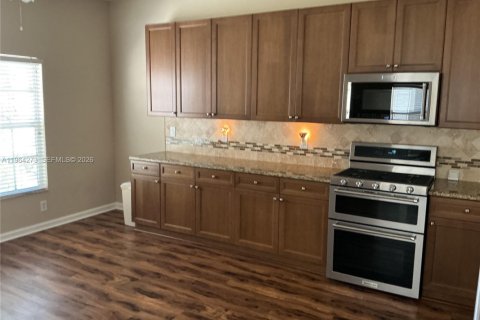 House in Port St. Lucie, Florida 3 bedrooms, 153.29 sq.m. № 2027498 - photo 5