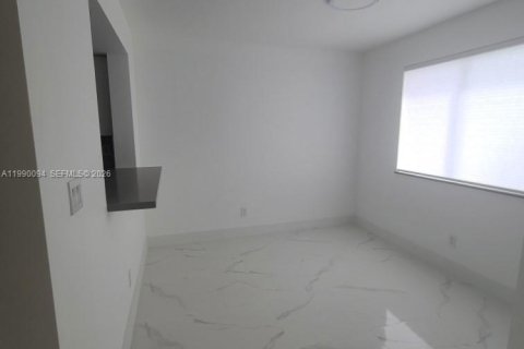 Condominio en alquiler en Plantation, Florida, 1 dormitorio, 74.79 m2 № 2058012 - foto 8