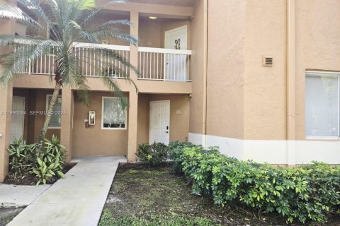 Condominio en alquiler en Plantation, Florida, 1 dormitorio, 74.79 m2 № 2058012 - foto 3