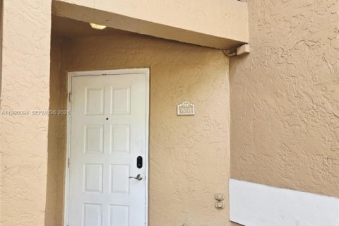 Condominio en alquiler en Plantation, Florida, 1 dormitorio, 74.79 m2 № 2058012 - foto 4