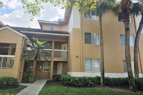 Condominio en alquiler en Plantation, Florida, 1 dormitorio, 74.79 m2 № 2058012 - foto 2