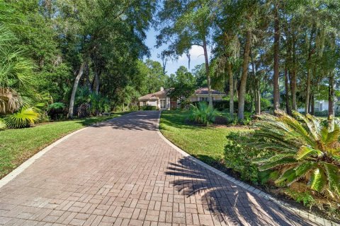 House in BELLECHASE in Ocala, Florida 4 bedrooms, 319.31 sq.m. № 2424065 - photo 2