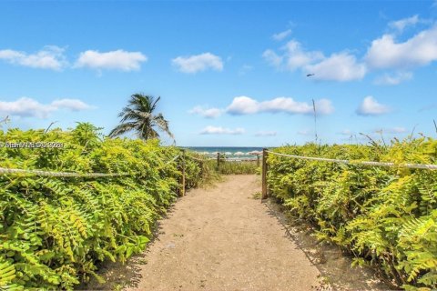 Снять в аренду кондоминиум в Санни-Айлс-Бич, Флорида 2 спальни, 118.54м2, № 2063058 - фото 26