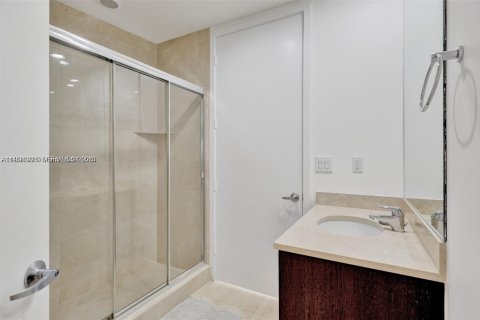 Снять в аренду кондоминиум в Санни-Айлс-Бич, Флорида 2 спальни, 118.54м2, № 2063058 - фото 16