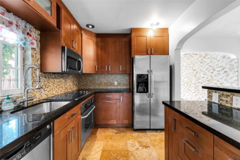 Купить виллу или дом в Майами, Флорида 2 спальни, 107.86м2, № 2026343 - фото 9