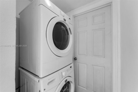 Купить виллу или дом в Майами, Флорида 2 спальни, 107.86м2, № 2026343 - фото 20