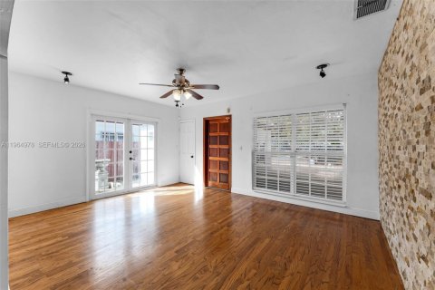 Купить виллу или дом в Майами, Флорида 2 спальни, 107.86м2, № 2026343 - фото 6