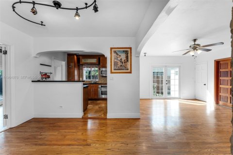 Купить виллу или дом в Майами, Флорида 2 спальни, 107.86м2, № 2026343 - фото 7