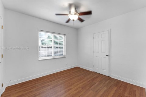 Купить виллу или дом в Майами, Флорида 2 спальни, 107.86м2, № 2026343 - фото 15