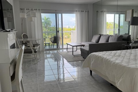 Condominio en West Palm Beach, Florida, 3 habitaciones  № 2176717