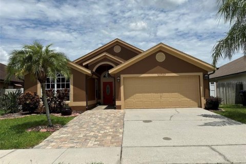 House in Orlando, Florida 4 bedrooms, 150.5 sq.m. № 2277949 - photo 2
