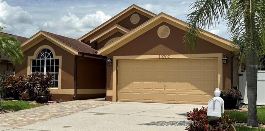 House in Orlando, Florida 4 bedrooms, 150.5 sq.m. № 2277949