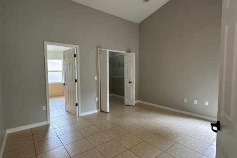 House in Orlando, Florida 4 bedrooms, 150.5 sq.m. № 2277949 - photo 24