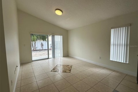 House in Orlando, Florida 4 bedrooms, 150.5 sq.m. № 2277949 - photo 7